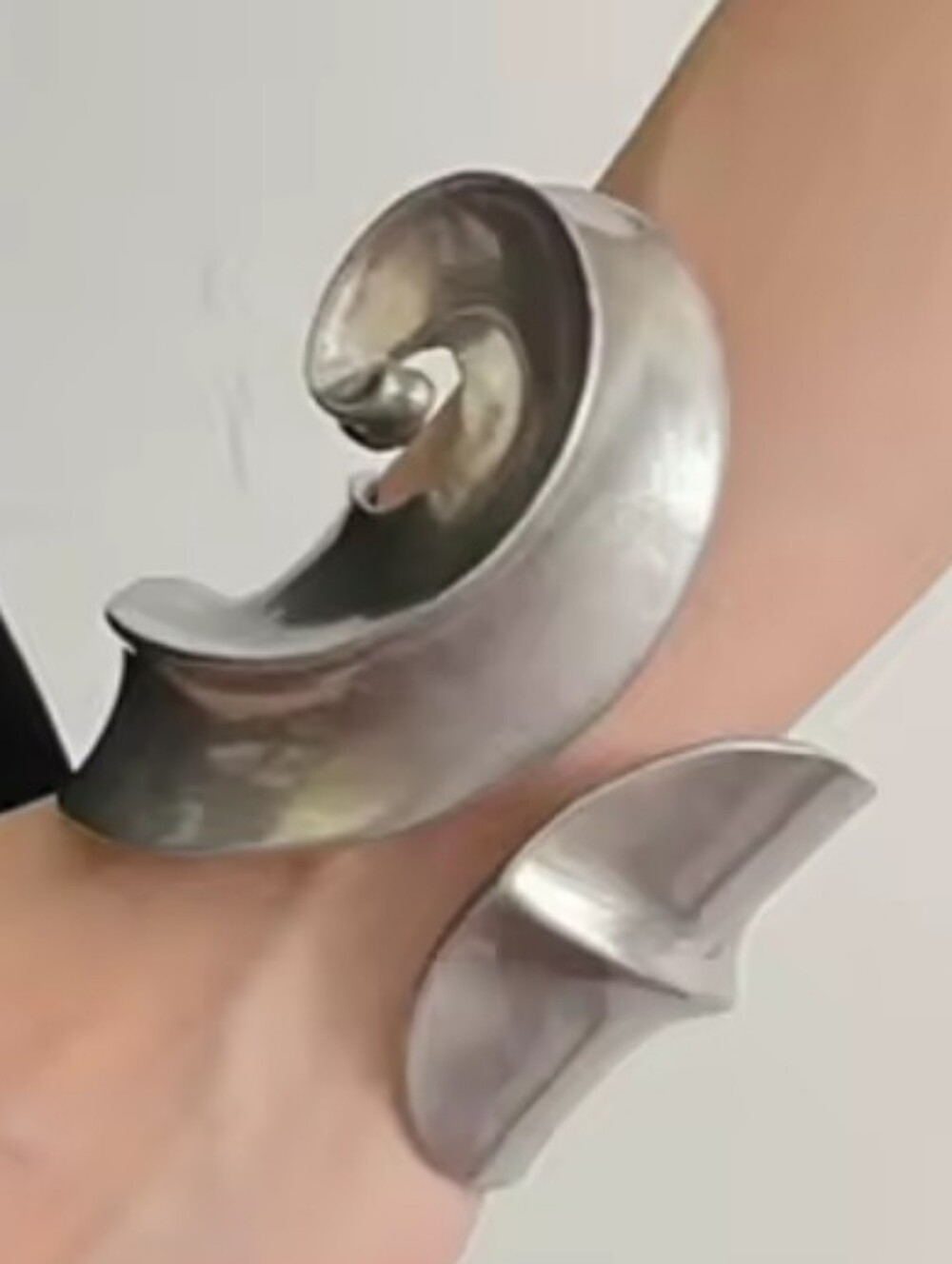 New! Modern Silver Spiral Vortex Cuff Bracelet  • NWOT (1075)